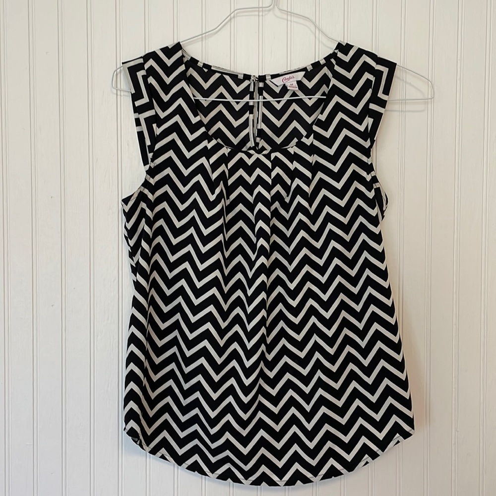 Candie’s Black/White Chevron Sleeveless Tank Top (MEDIUM)